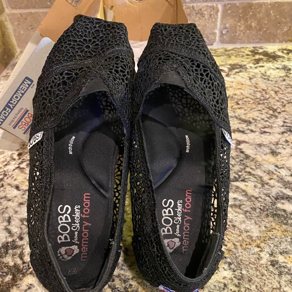 Women’s BOBS plush black Paris size 8